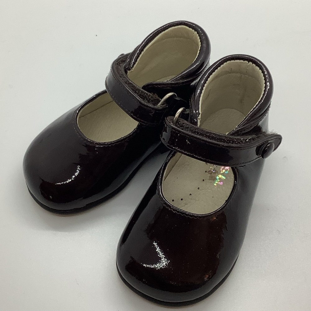 Classic European baby Mary Jane,  Patent leather. Leather sole.
